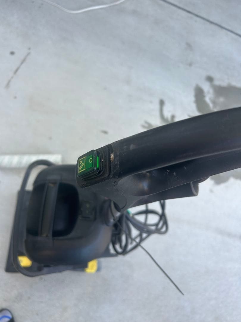 Kärcher ケルヒャー 自動床洗浄機　BR30/4