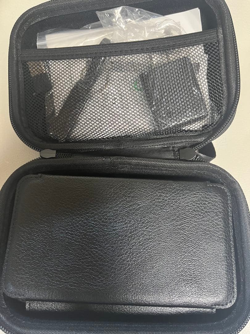 4連ソーラーパネルつきソーラーチャージャー　新品