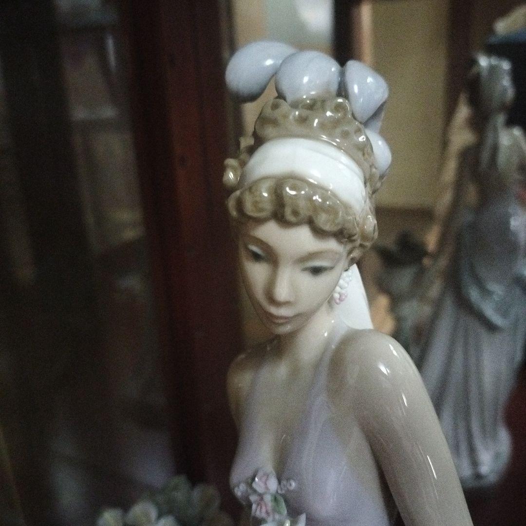 【専用です！】【欠けあり】リヤドロ　大型　 陶器人形　貴婦人　No.5377