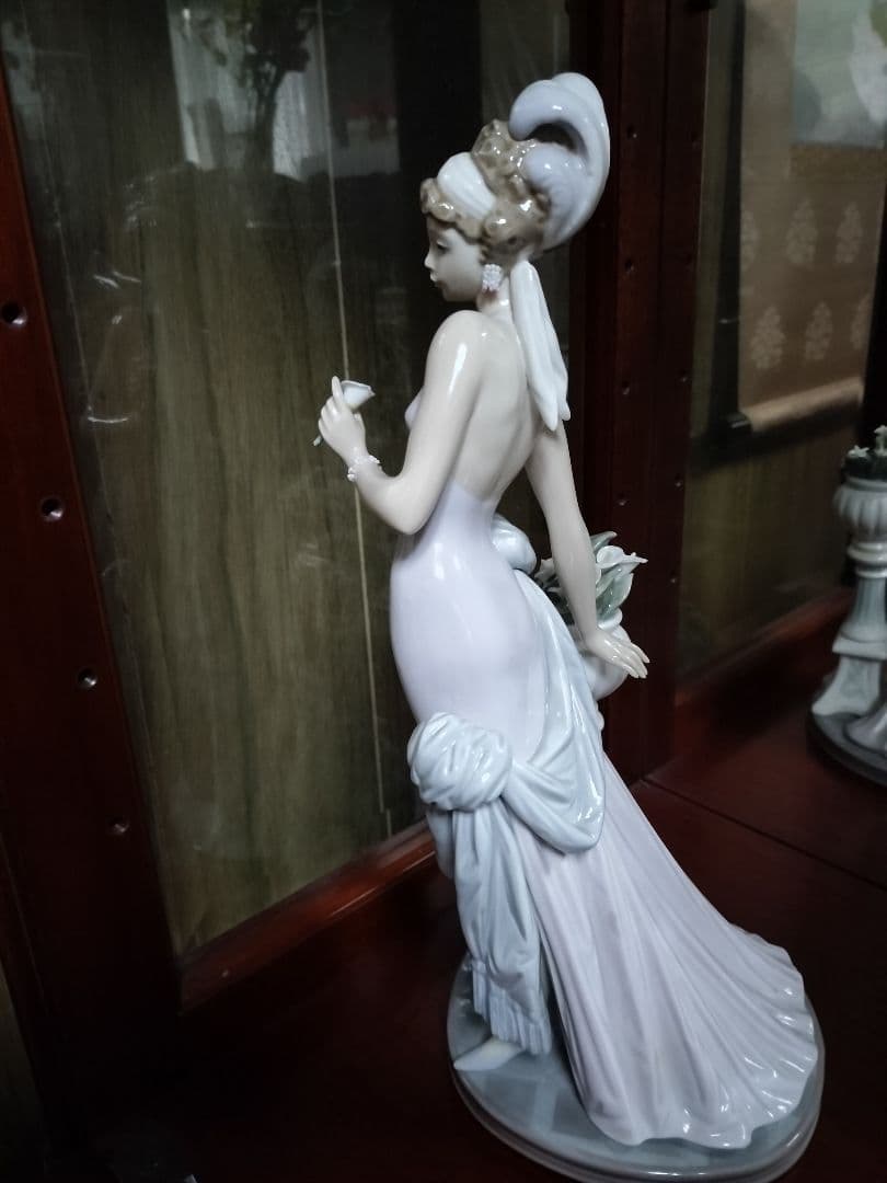 【専用です！】【欠けあり】リヤドロ　大型　 陶器人形　貴婦人　No.5377