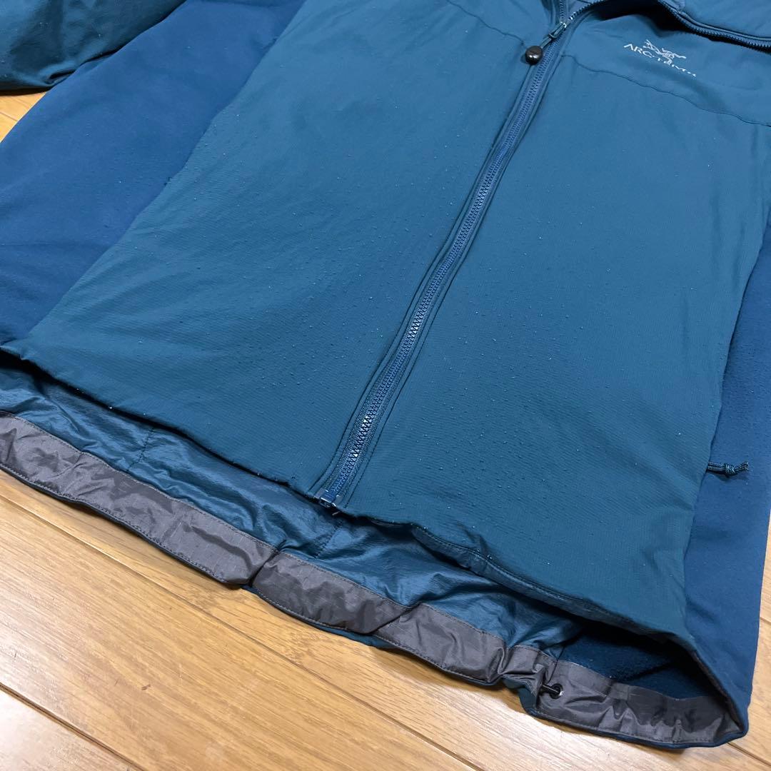 アークテリクス　atom lt フーディ　メンズ　L size アトムフーディー