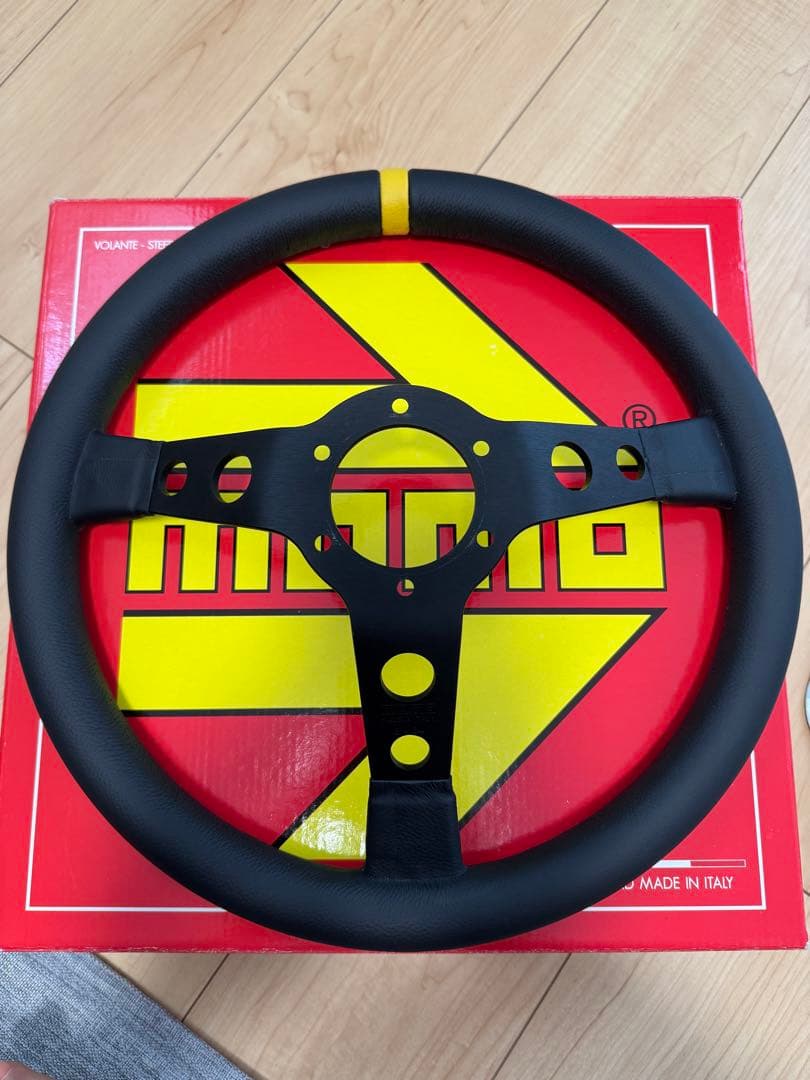 MOMO MOD.07 ブラックレザー（型番 M-41 日本正規輸入品）