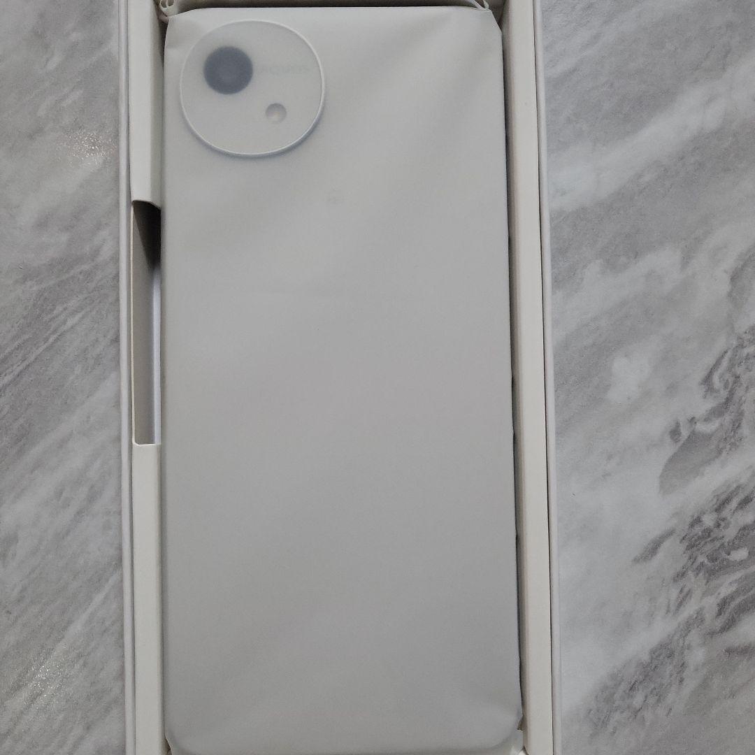 AQUOS wish 5 ホワイト 本体　DOCOMO版