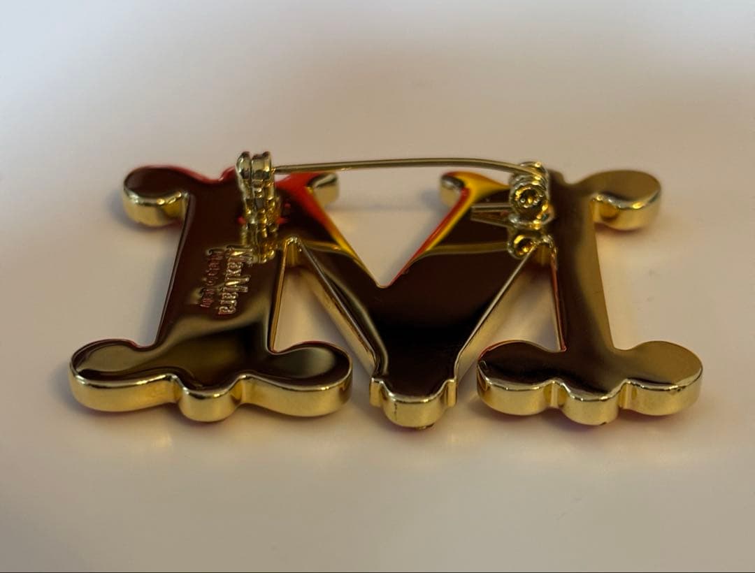 MaxMaraブローチ　レッド　赤