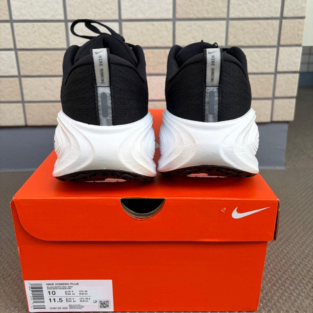 【超美品】NIKE VOMERO PLUS US10 / 28cm 低走行