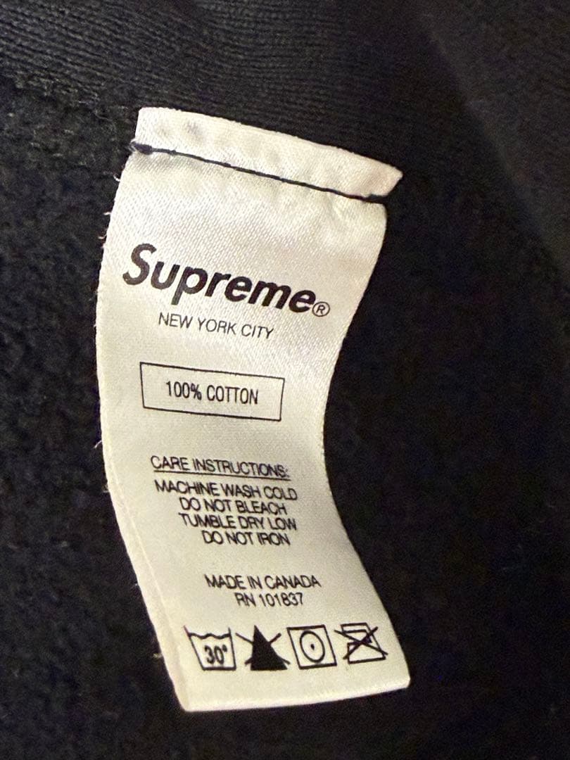 【Supreme】 ハート柄ロゴパーカー