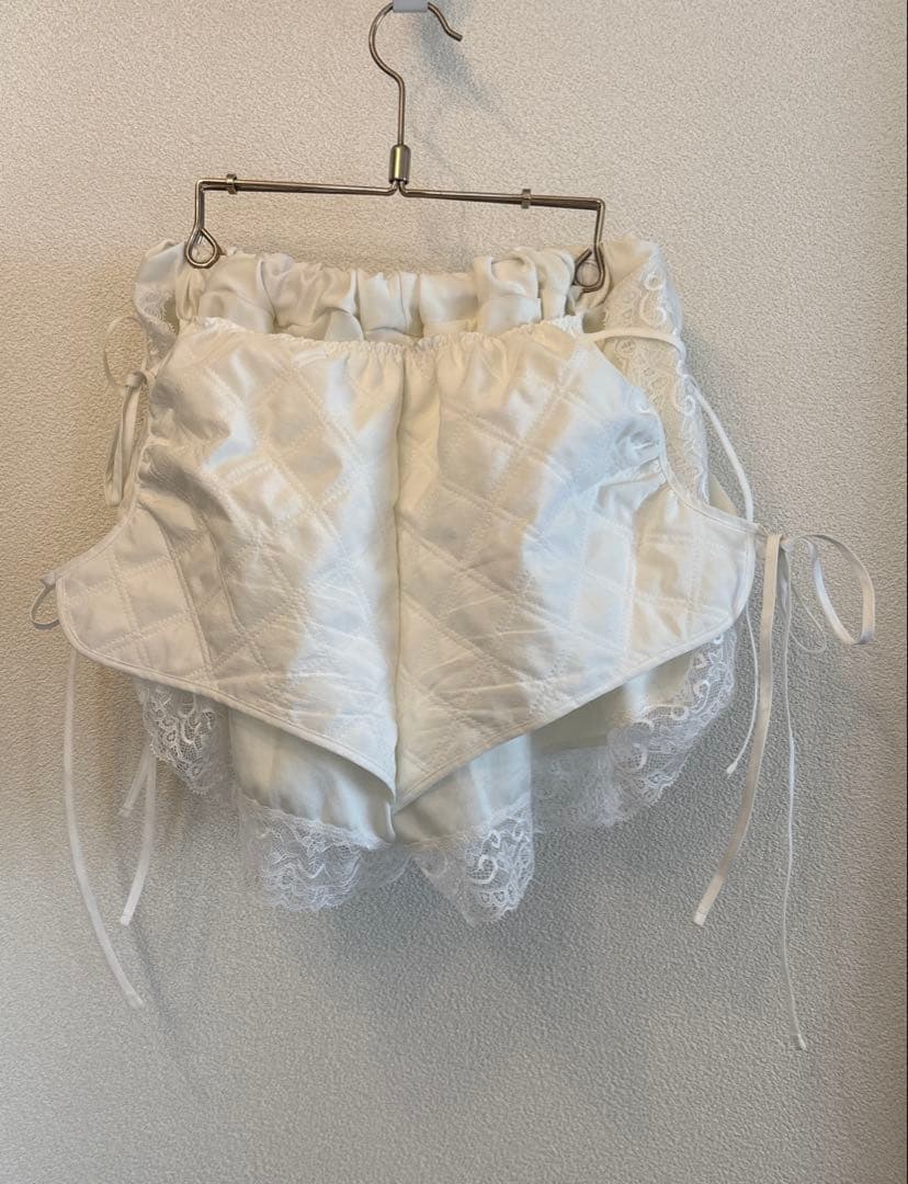 Her Praha キルティング ショートパンツ