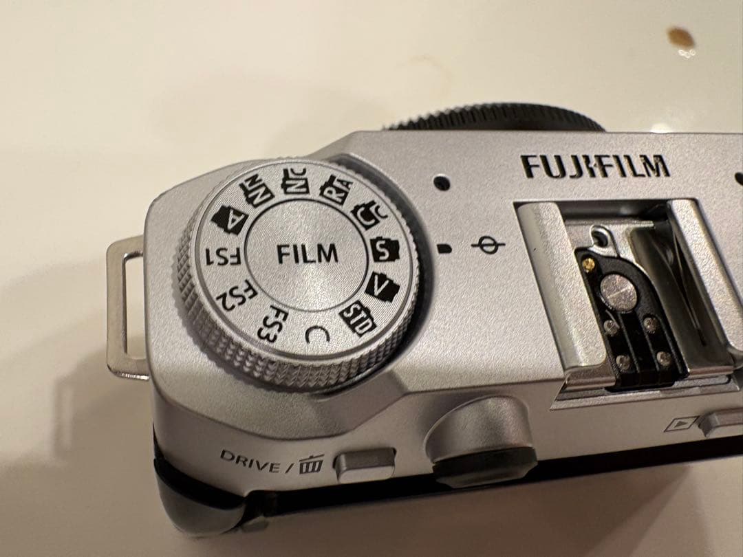 FUJIFILM XM5 シルバー【シャッター回数1092回】付属品多数