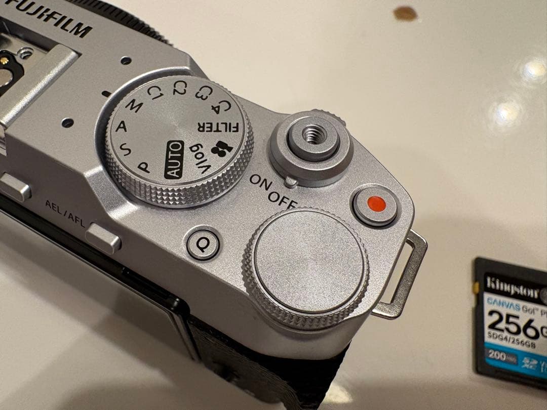 FUJIFILM XM5 シルバー【シャッター回数1092回】付属品多数