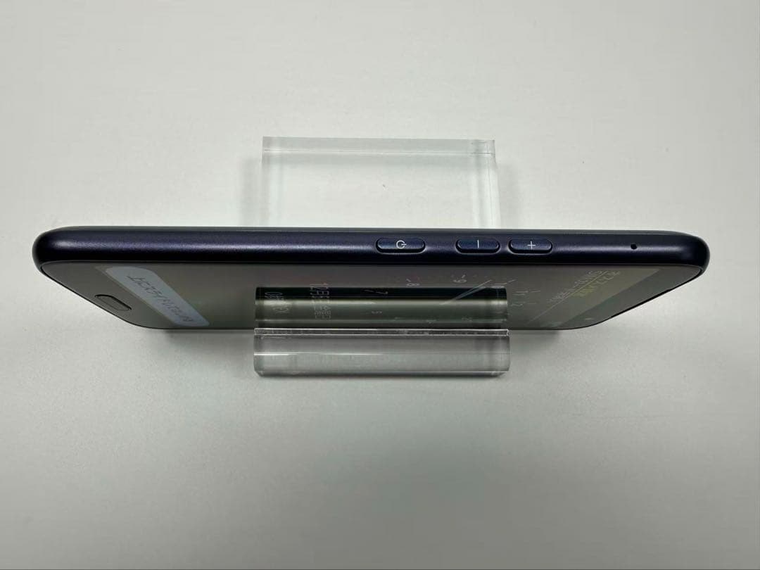 美品 NTT docomo らくらくスマートフォン F-53E ネイビー