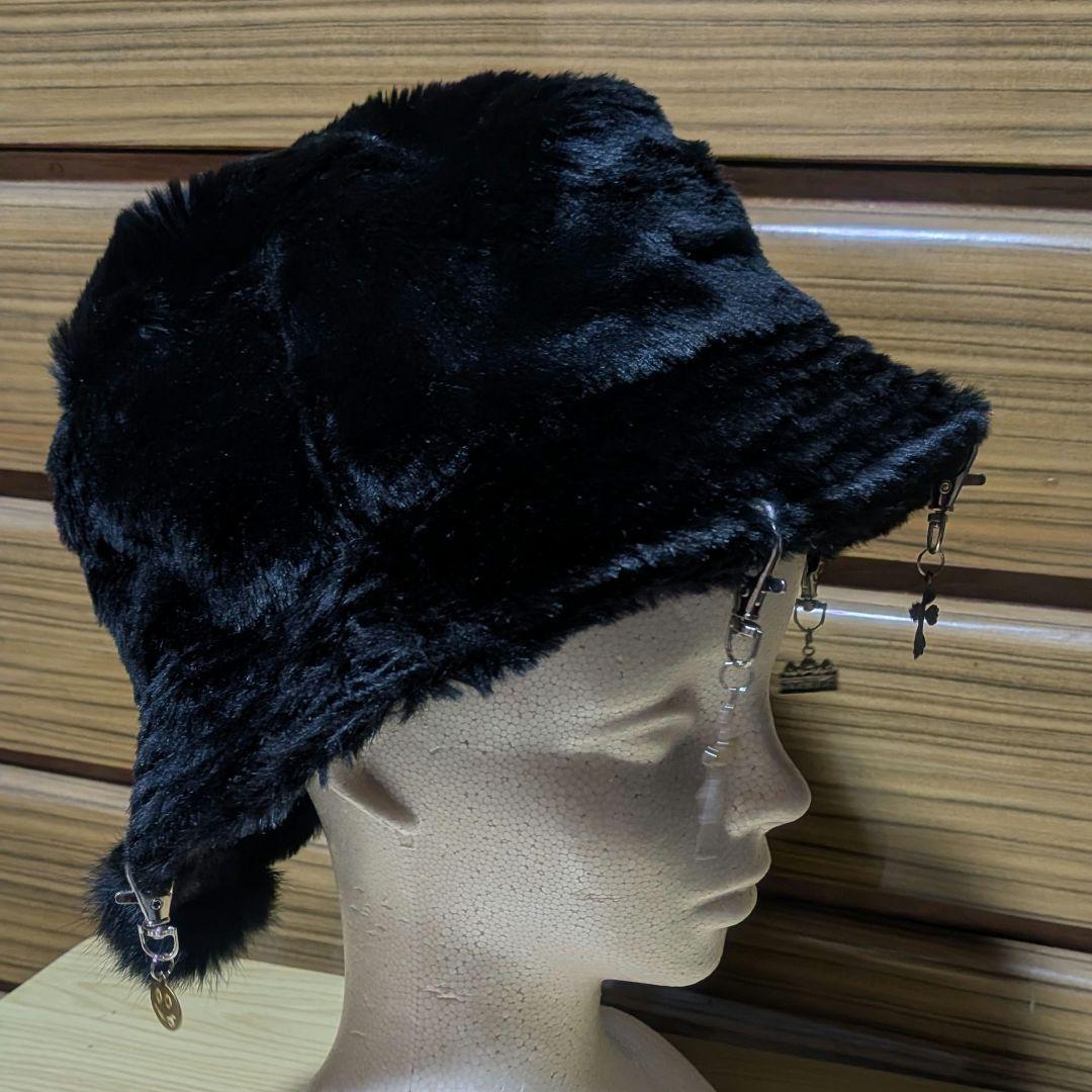 bodysong チャーム付き　ファーハット　黒