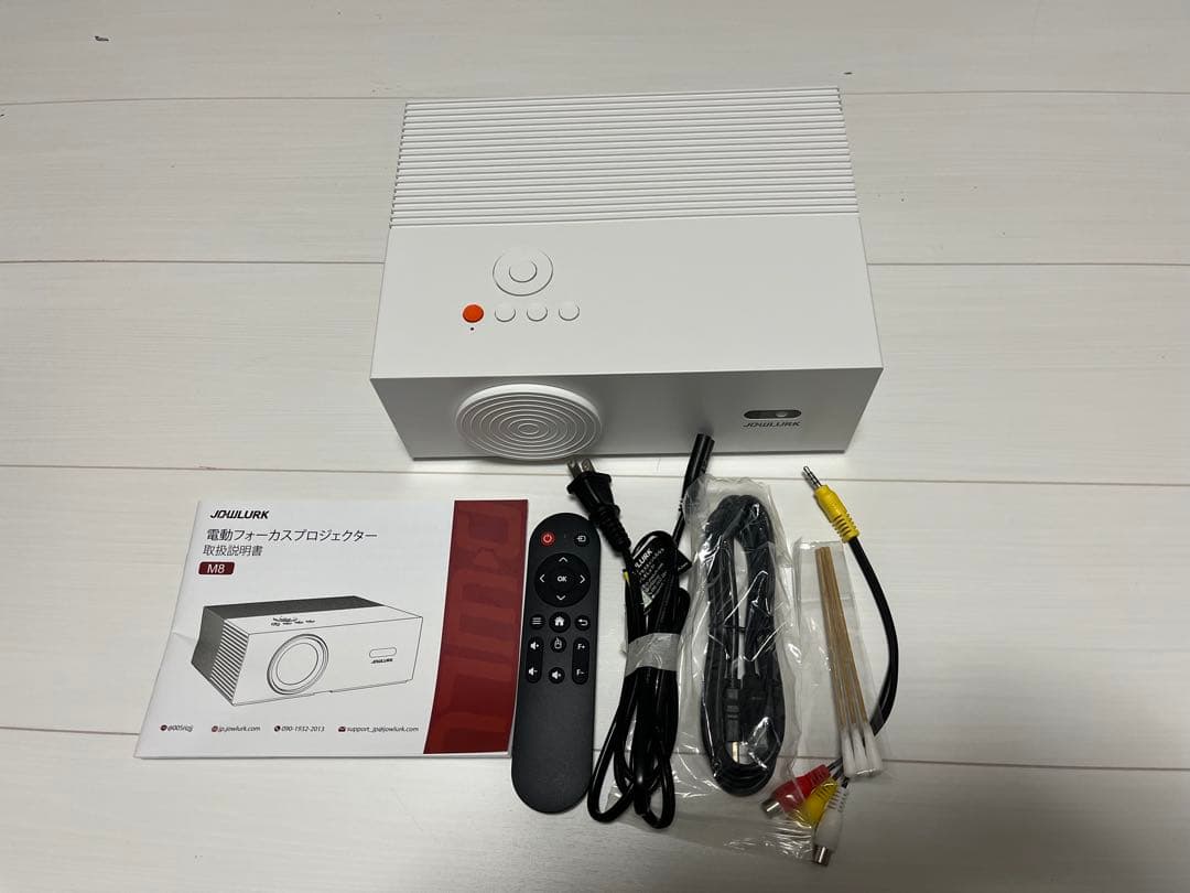 JDLURK M8 プロジェクター 本体　一回のみ使用