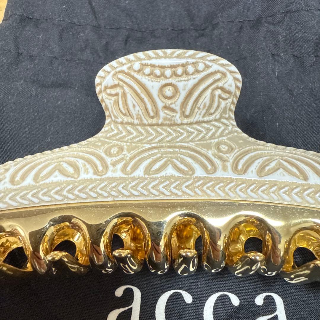 acca 希少　彫刻調のヘアクリップ