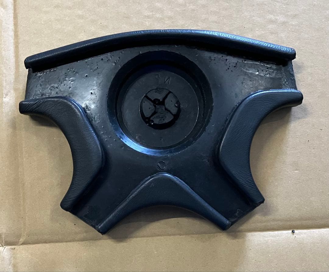 TOYOTA SUPRA JZA70純正momoステアリング