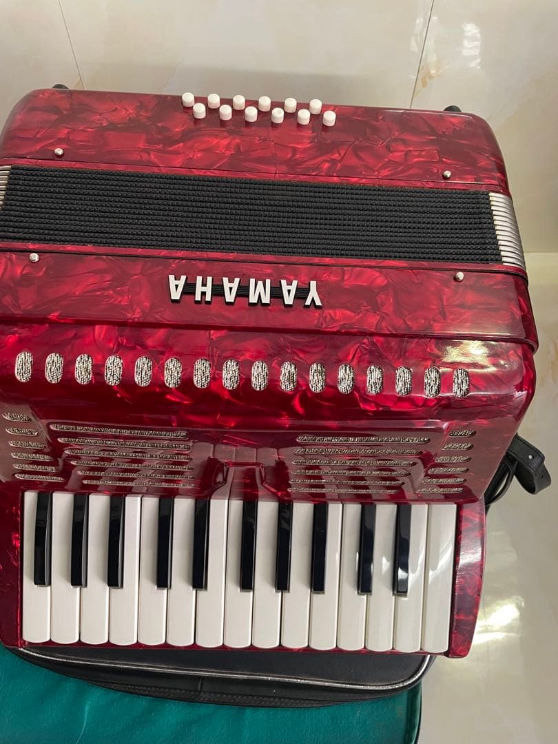 YAMAHA アコーディオン 30鍵盤　8905