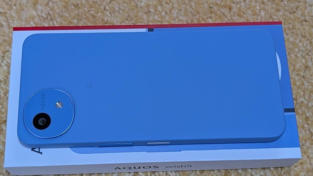 AQUOS wish5 SH-52F　ミソラ