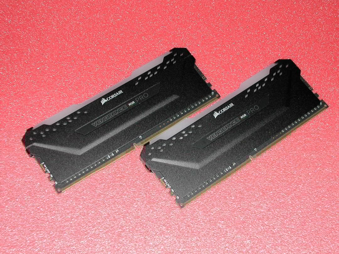 合計16G　CORSAIR VENGENCE RGB PRO　2枚