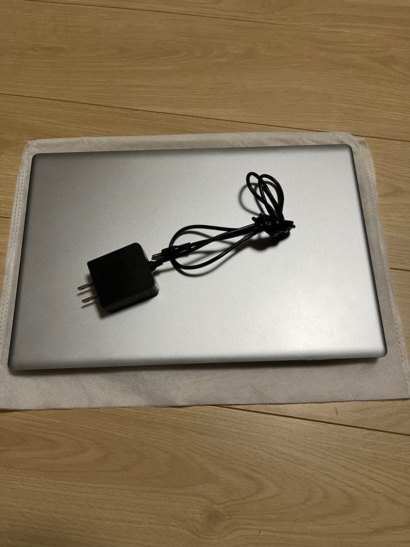 ノートパソコン　付属充電器