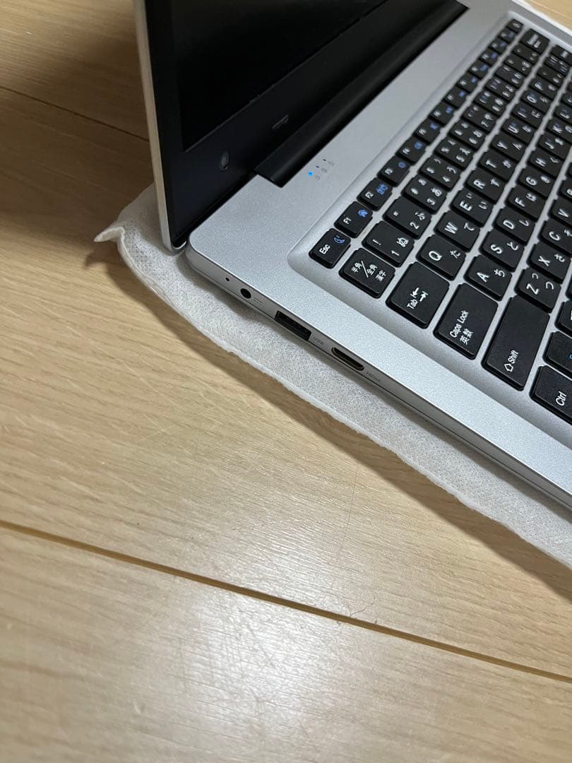 ノートパソコン　付属充電器