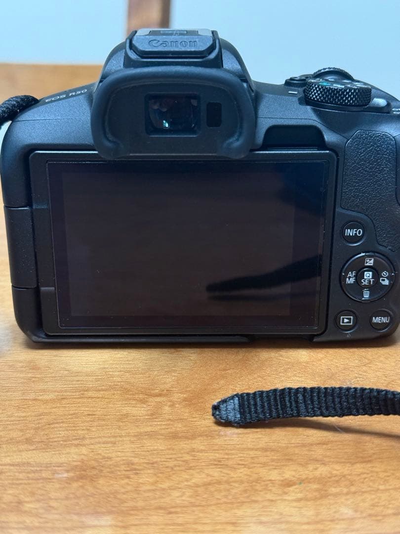 Canon EOS EOS R50 ダブルレンズキッド　ミラーレス一眼カメラ