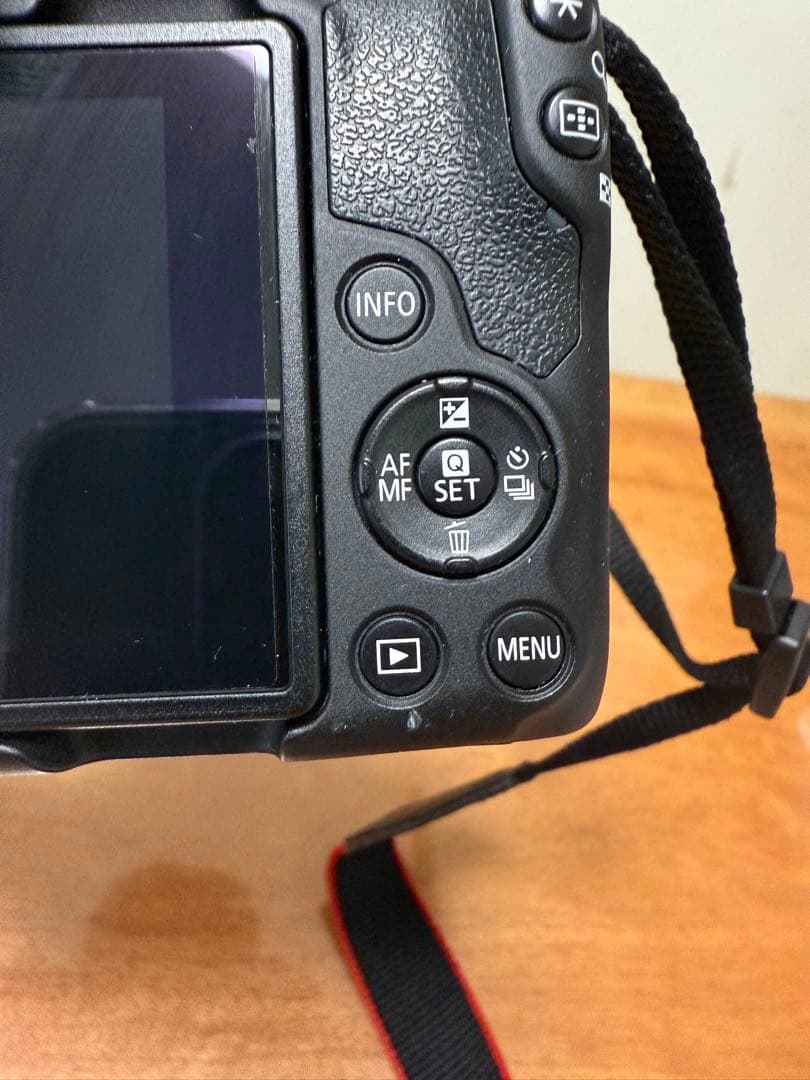 Canon EOS EOS R50 ダブルレンズキッド　ミラーレス一眼カメラ