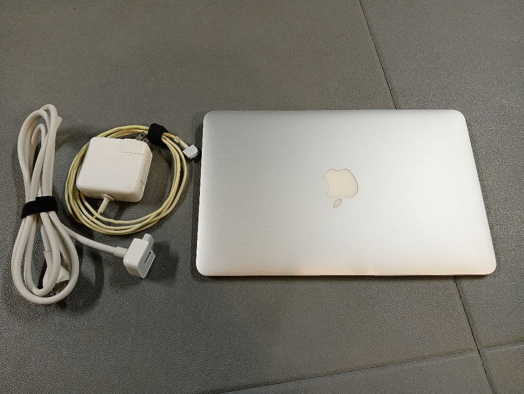 【美品】Apple MacBook Air Early 2014