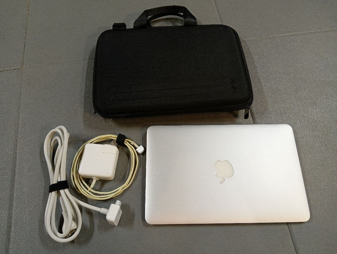 【美品】Apple MacBook Air Early 2014