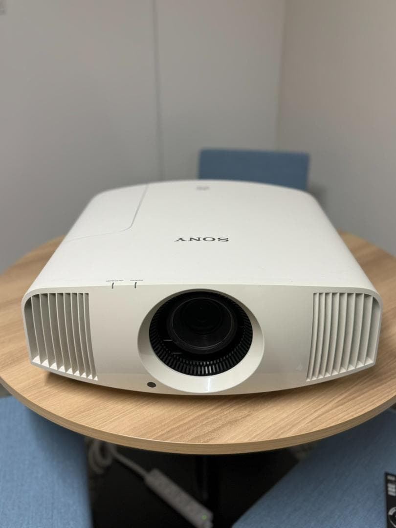 SONY　VPL-VW245　 4Kプロジェクター 本体