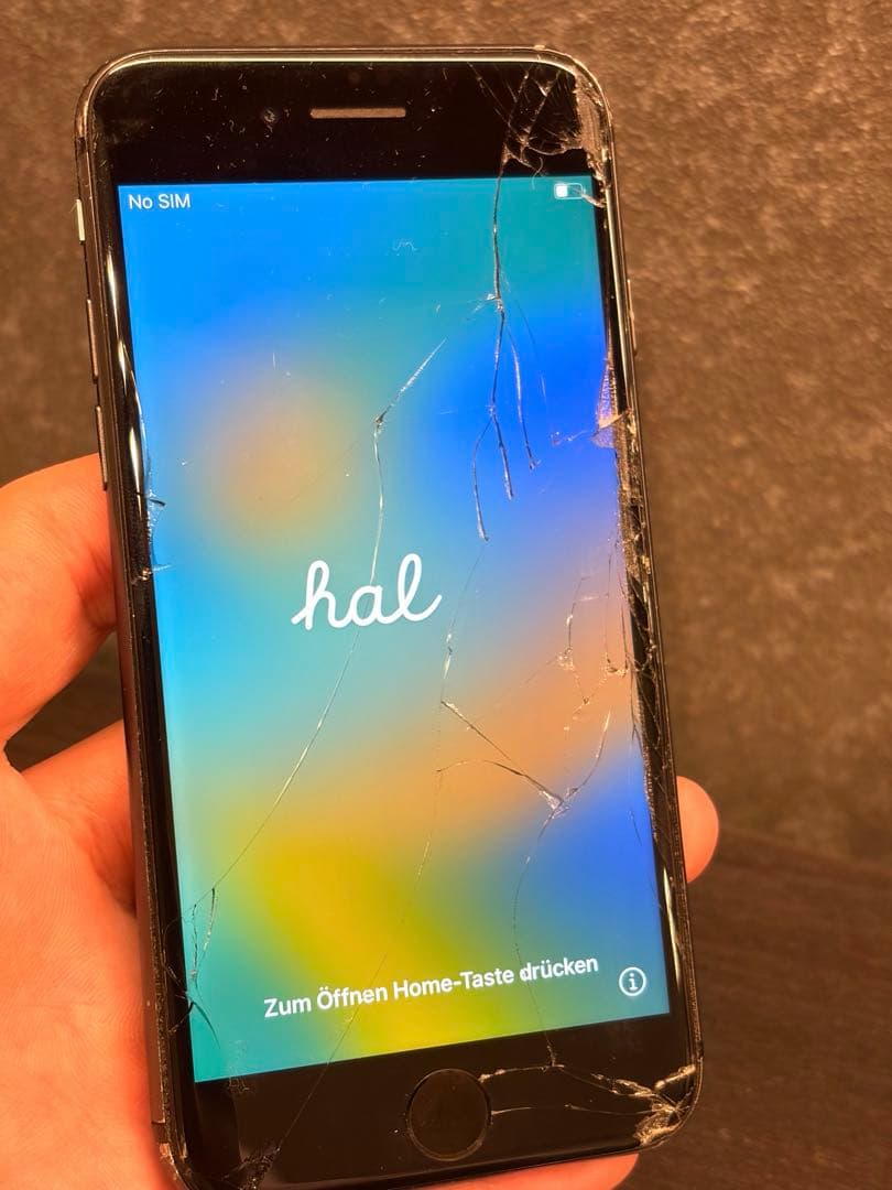 【使用可】iPhone8 64GB SIMフリー 画面割れ 73%