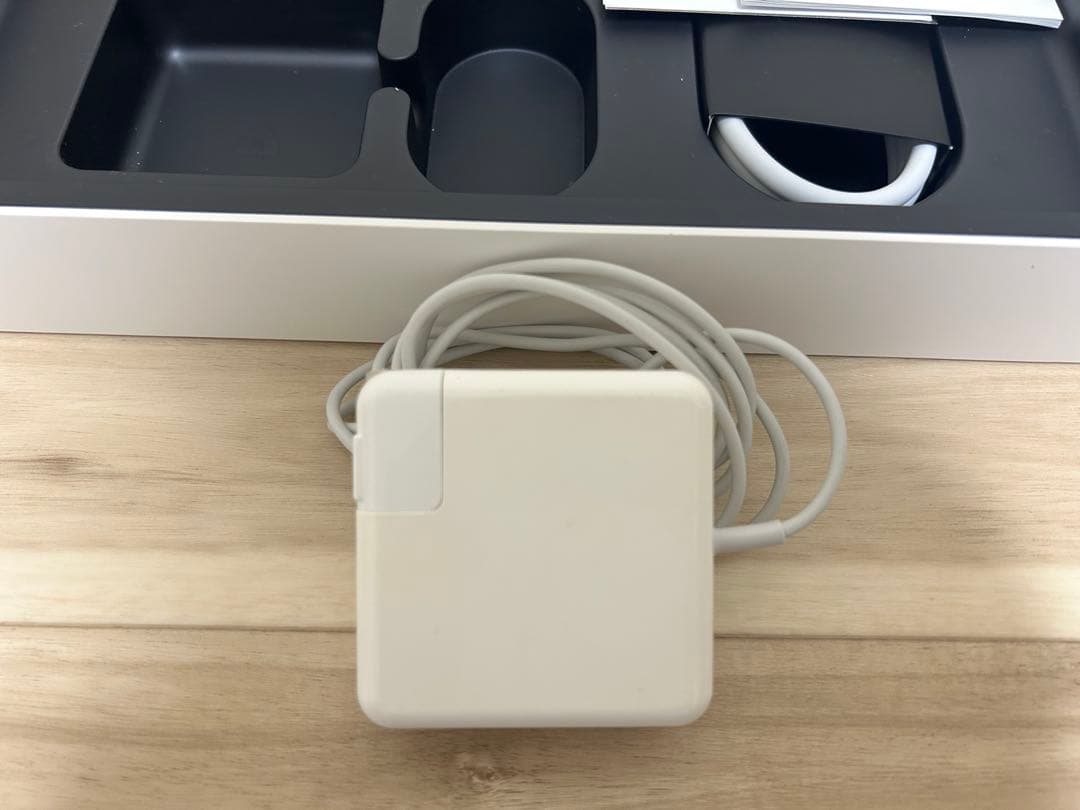 MacBook本体 MacBook Pro 13 2015 i7/16GB/SSD512GB