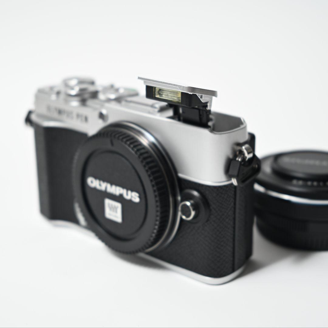 オリンパス OLYMPUS PEN E-P7 14-42mm EZレンズキット