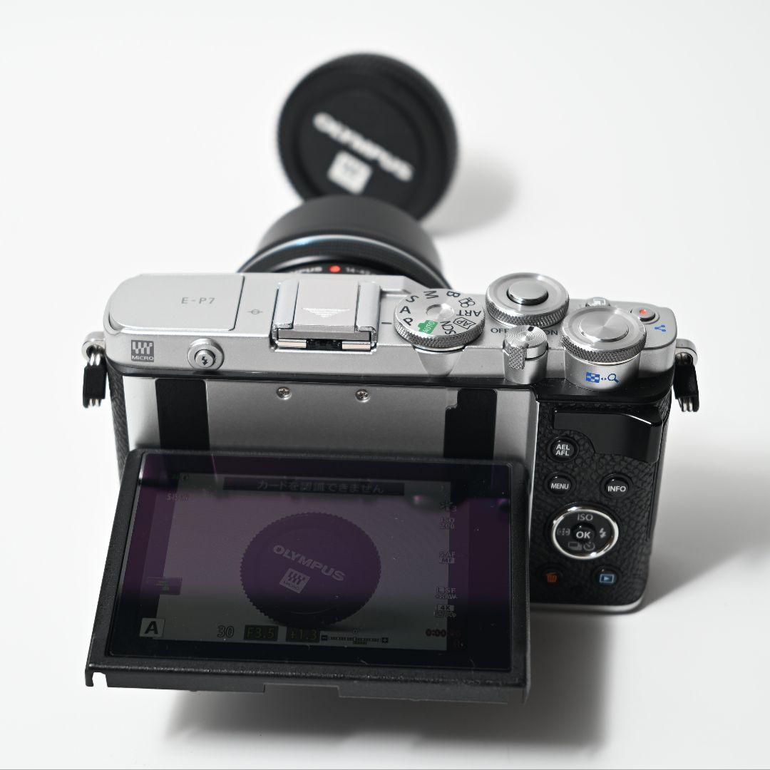 オリンパス OLYMPUS PEN E-P7 14-42mm EZレンズキット