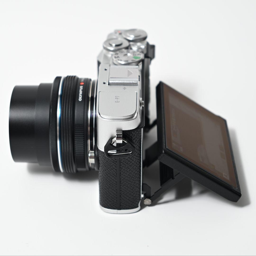 オリンパス OLYMPUS PEN E-P7 14-42mm EZレンズキット