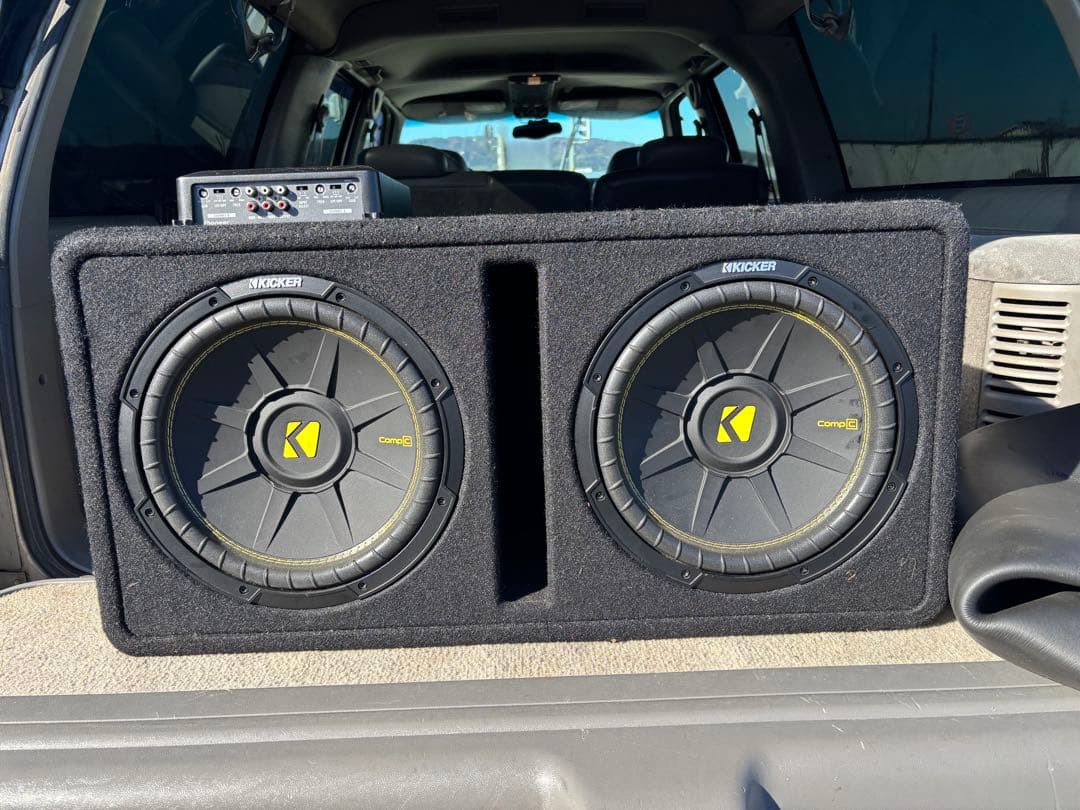 め*む様 KICKER CompC サブウーファー