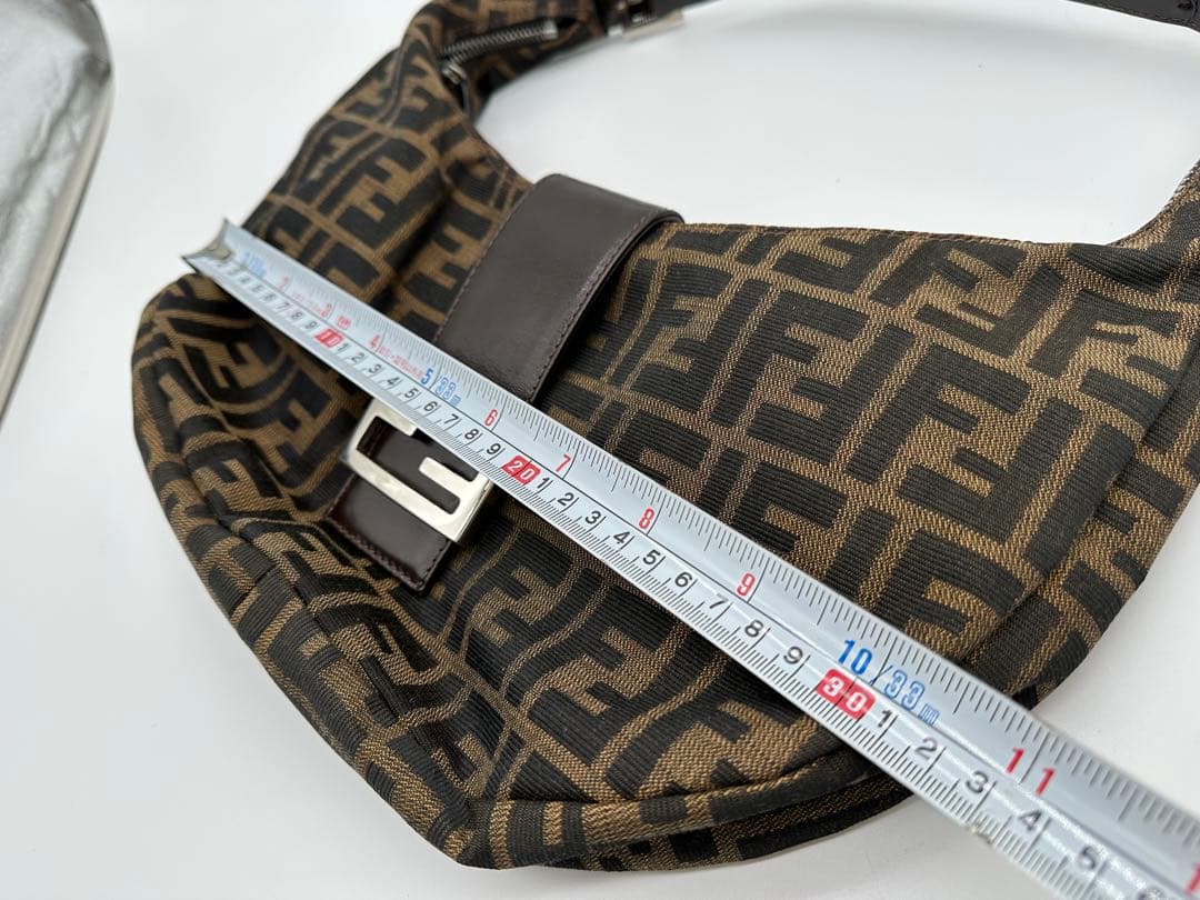 美品Fendi ロゴハンドバッグ