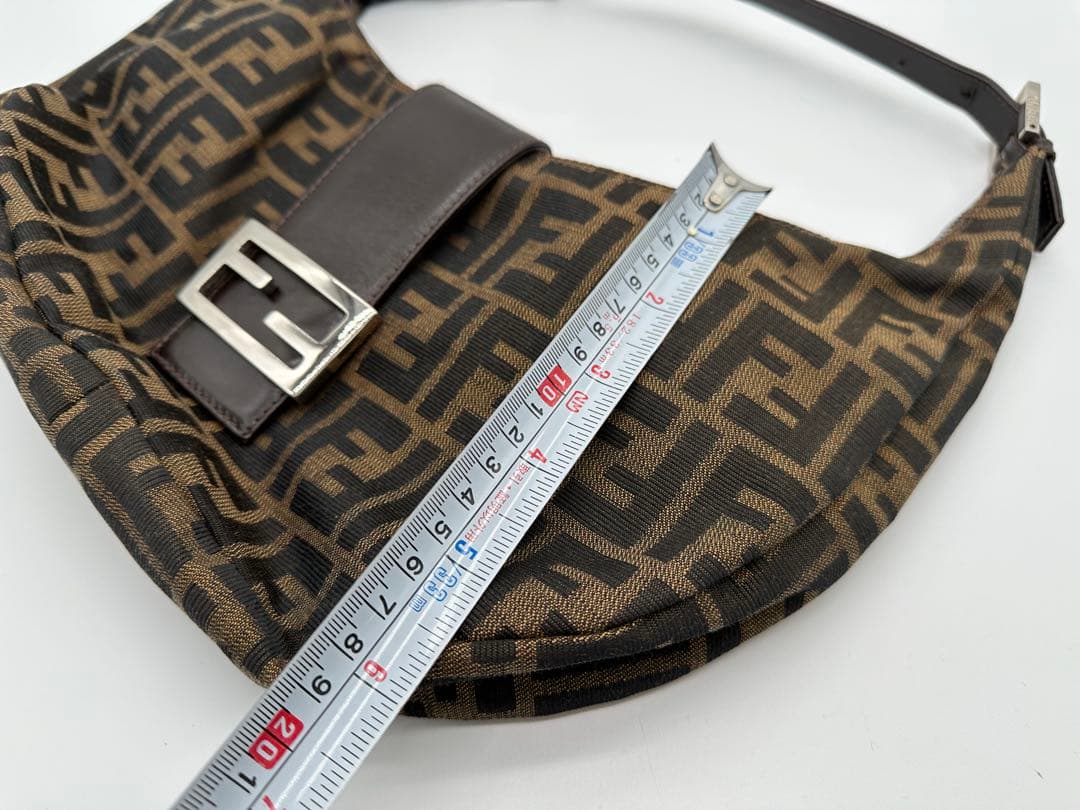 美品Fendi ロゴハンドバッグ