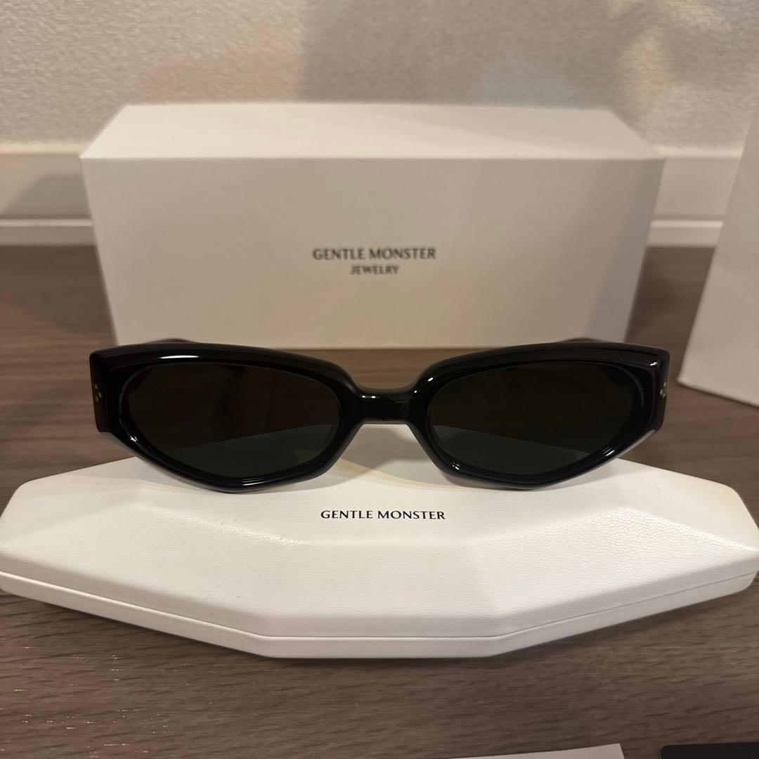 と*ー様 GENTLE MONSTER Ruvy Van 01