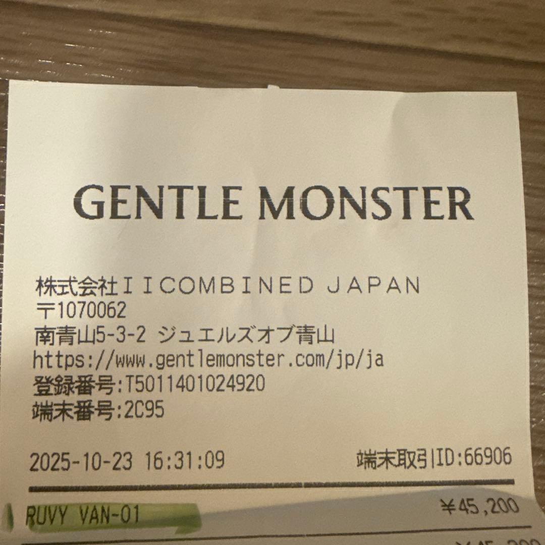 と*ー様 GENTLE MONSTER Ruvy Van 01