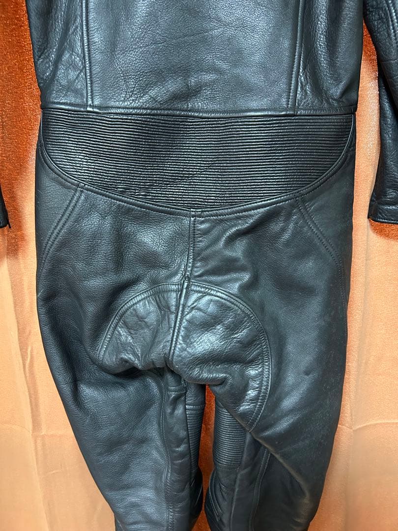ブラックレザー バイクツナギ　膝パッド付き 革ツナギ レザースーツ 黒　美品