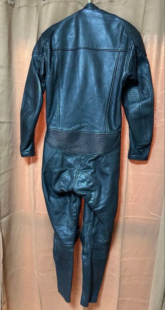 ブラックレザー バイクツナギ　膝パッド付き 革ツナギ レザースーツ 黒　美品