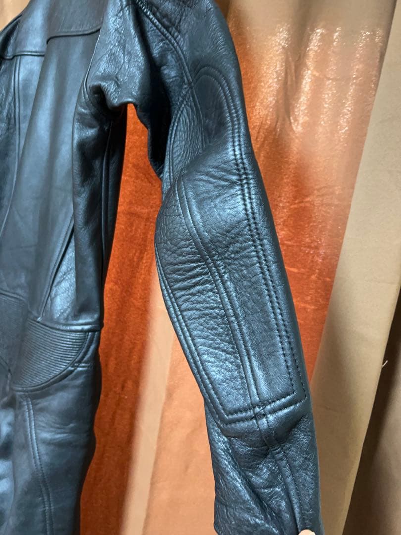 ブラックレザー バイクツナギ　膝パッド付き 革ツナギ レザースーツ 黒　美品