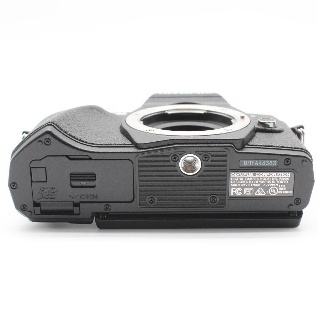 OLYMPUS E-M10 Mark III EZダブルズームキット ブラック