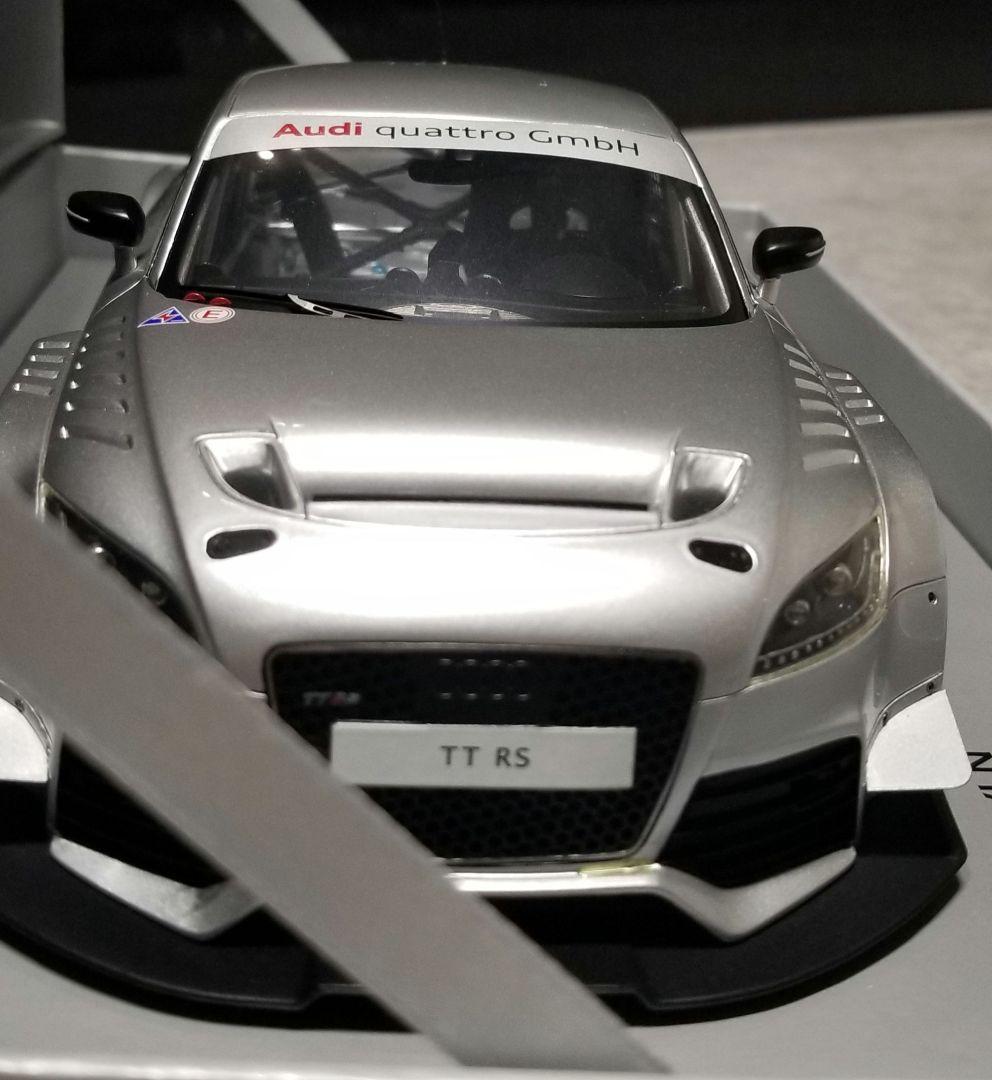 【激レア】1/18 スパーク　ディーラー特注　AUDI TTRS 2011