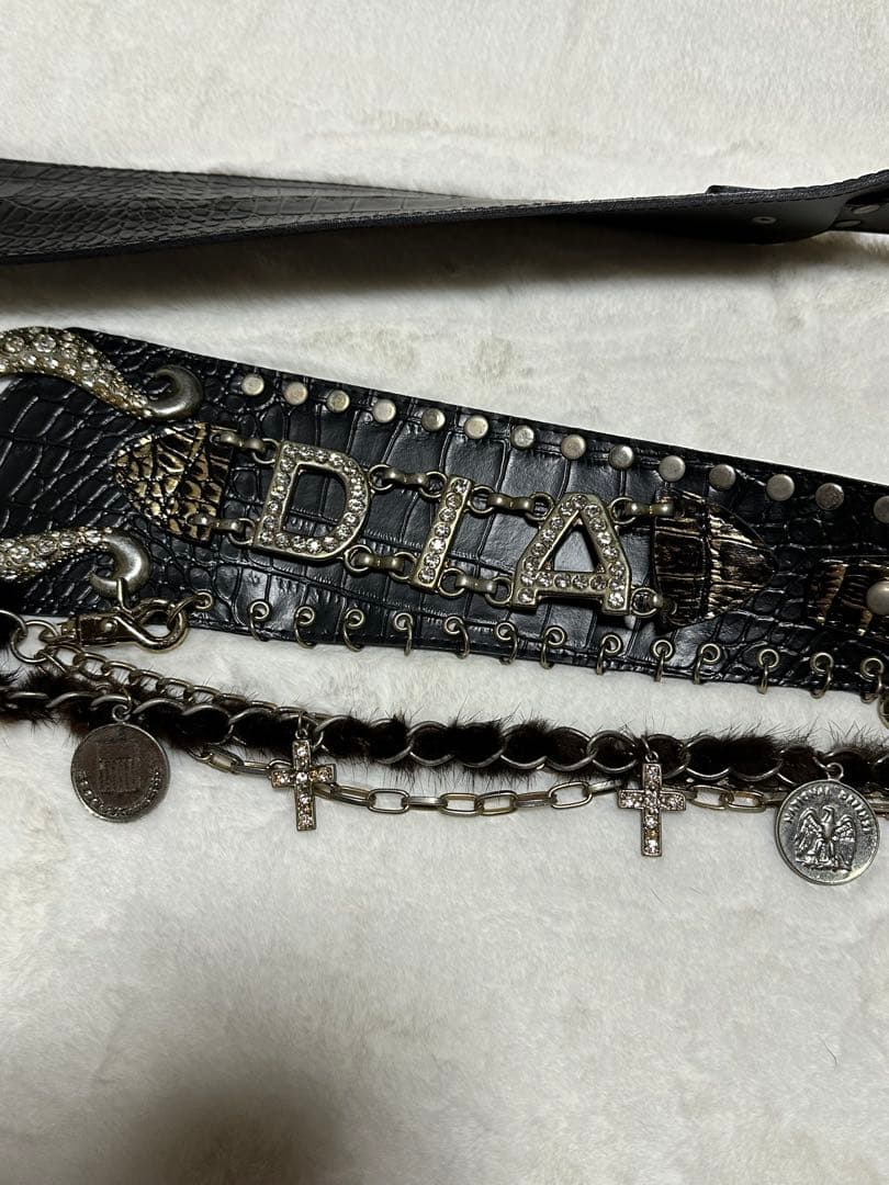 d.i.a. ファー付き ベルト　チェーン　ゴールド