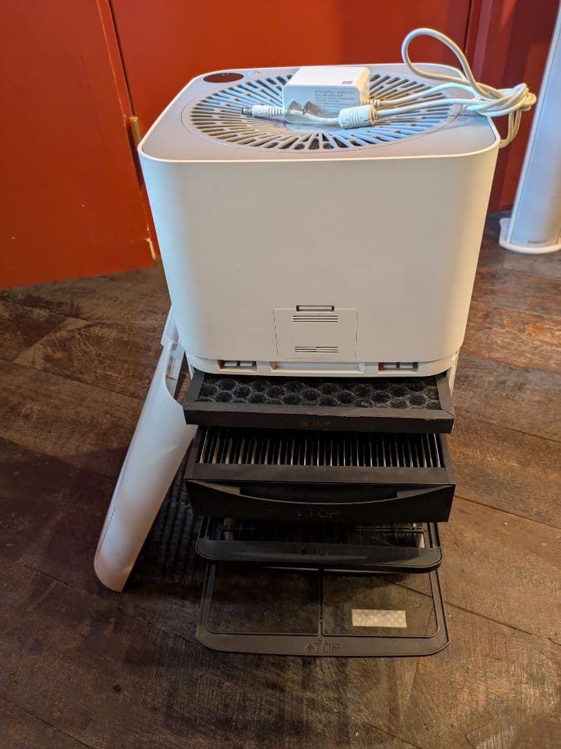 ジャンク品　Airdog 空気清浄機 タワー型 ホワイト　KJ-200F X-3
