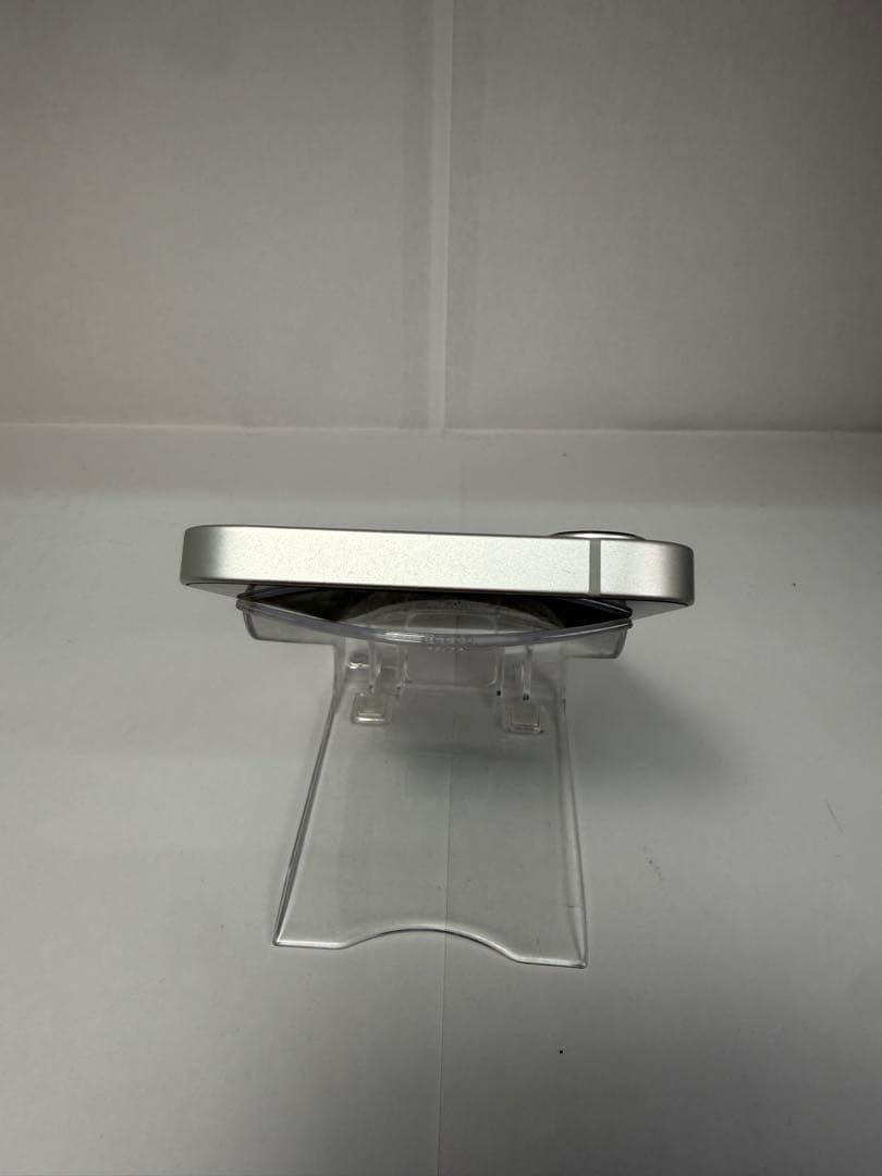 iPhone16e 128GB ホワイト海外版 SIMフリー ロックなし残賃なし