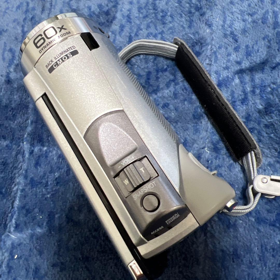 ビデオカメラ JVC GZ-E242