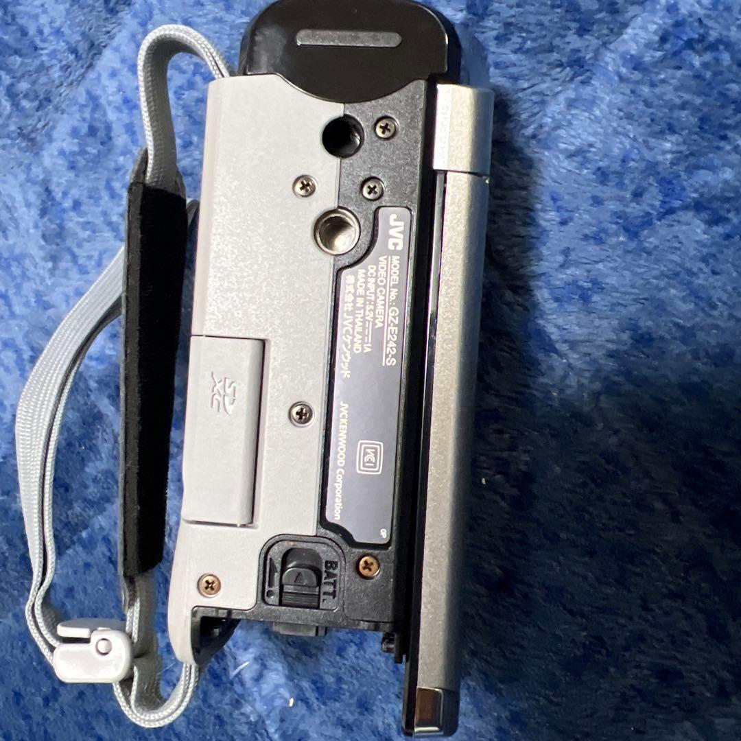 ビデオカメラ JVC GZ-E242