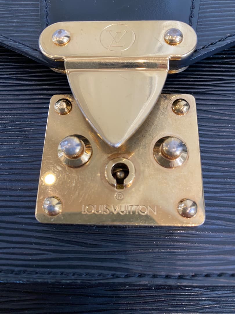 Louis Vuitton エピレザー ブラック