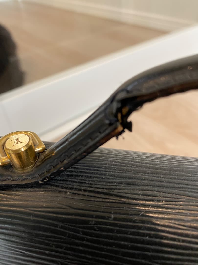 Louis Vuitton エピレザー ブラック